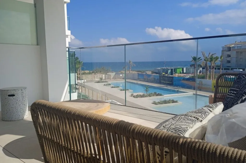 Terrass - Seafront Apartment with Pool in Denia