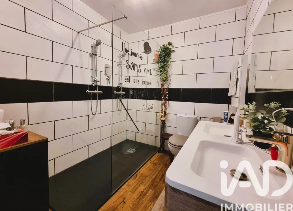 Vannitoad - Charming Renovated House with Garden in Corre