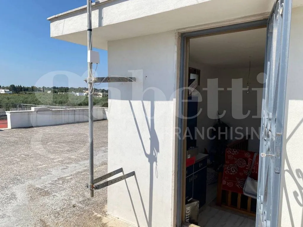 Terrace - Versatile Villa with Garden in Trani