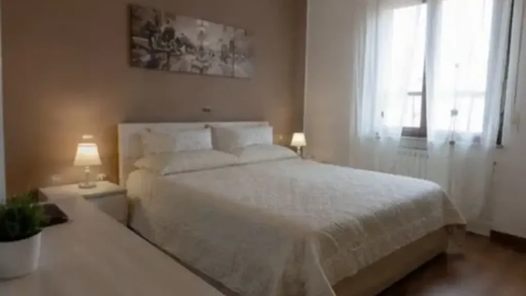 Bedrooms - Rented Apartment with Balcony in Vimodrone