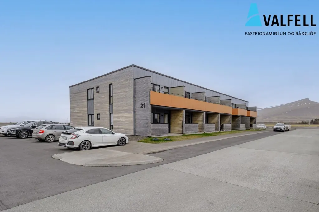 Välivaade - 3-Bedroom Apartment with South Balcony in Asparskógar