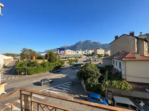 Balcone - Renovated 2-Bedroom Flat with Balcony in Grenoble
