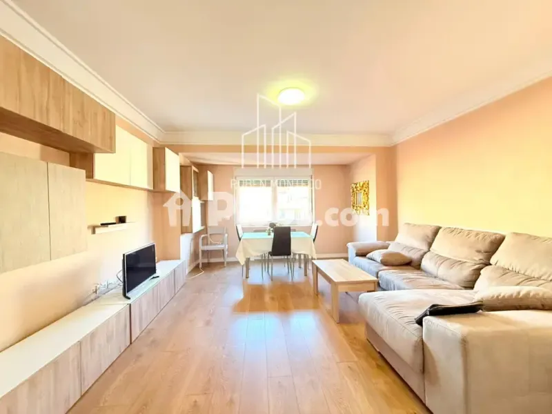 Elutuba - Student Flat with Balcony in Avenida de Mirat