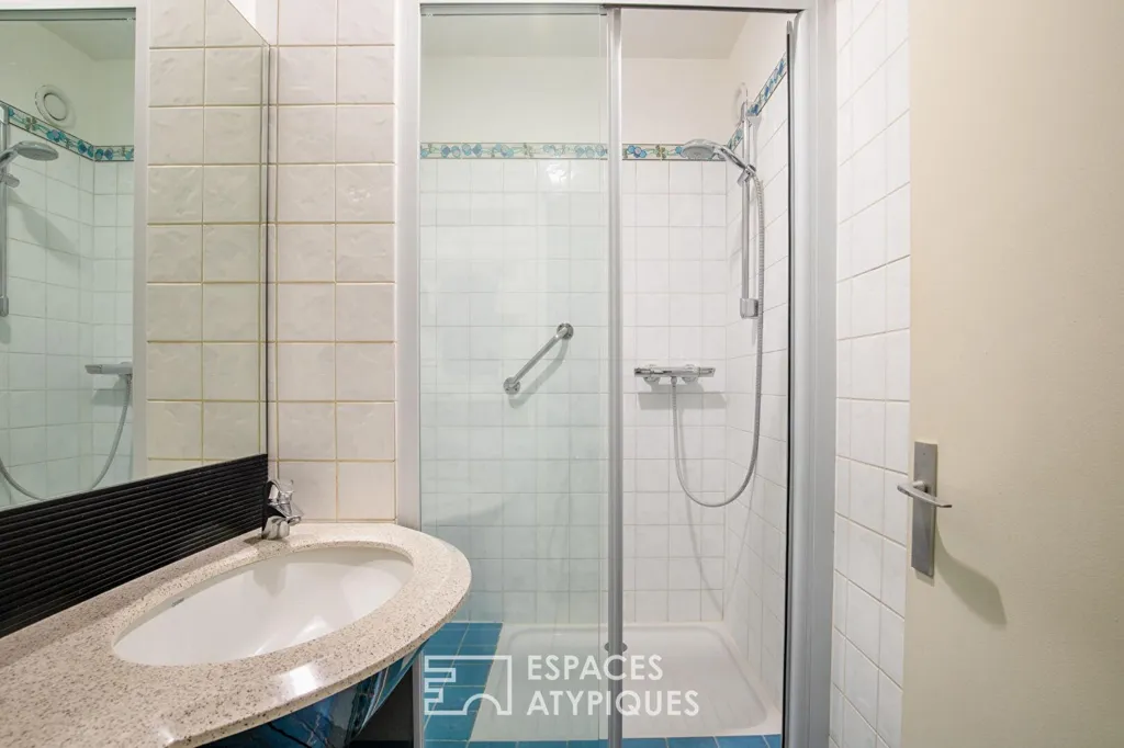 Salles de bain - Appartement avec Terrasse au Premier Étage à Paris