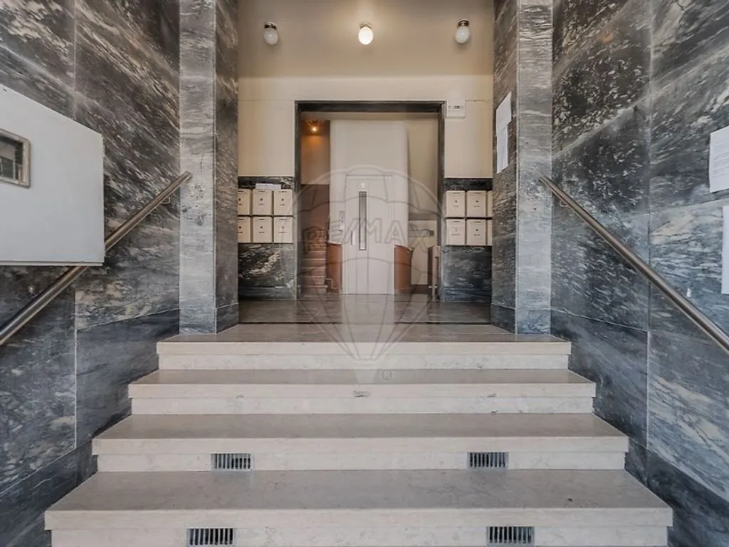Entrée - Refurbished Office Space in Lisbon City Centre