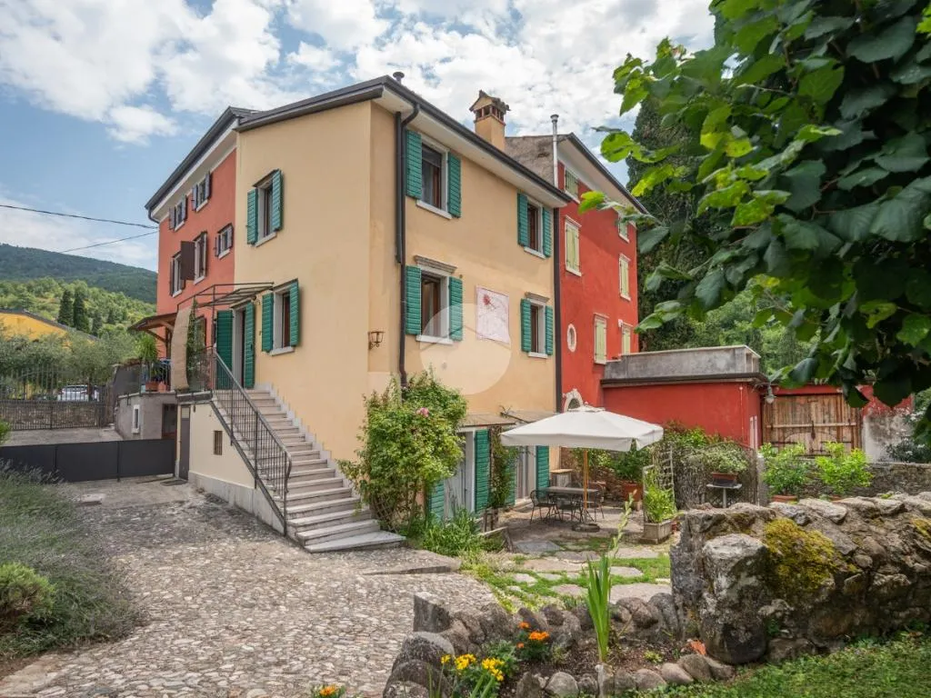 Esterno - Rustic Corte with Pool in Costermano