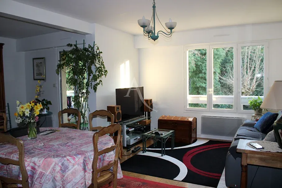 Séjour - Appartement 3 Pièces avec Balcon à Soissons