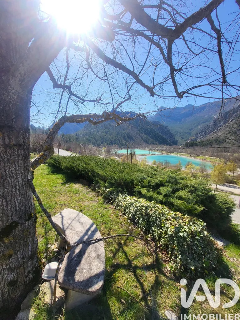 Jardin - Maison avec vue sur le lac à Cornillon-Sur-L'Oule