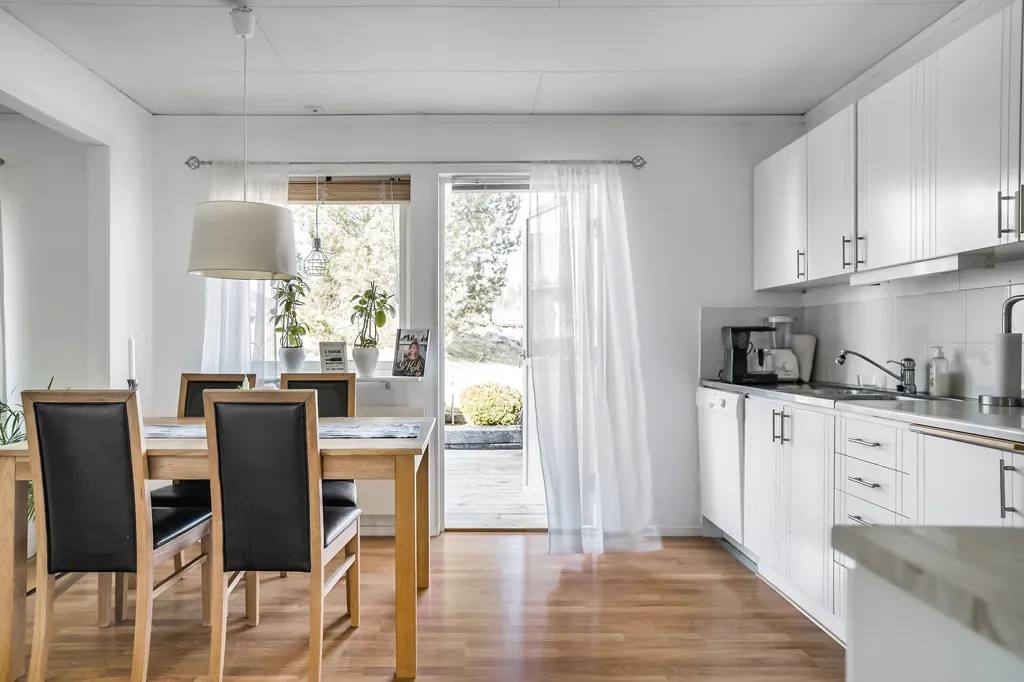 Söögituba - Duplex with Garden in Tenhult