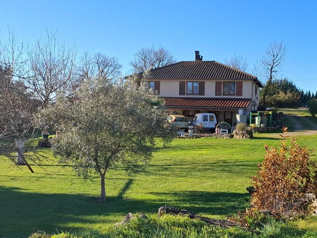 Aed - House with Two Independent Units near Figeac