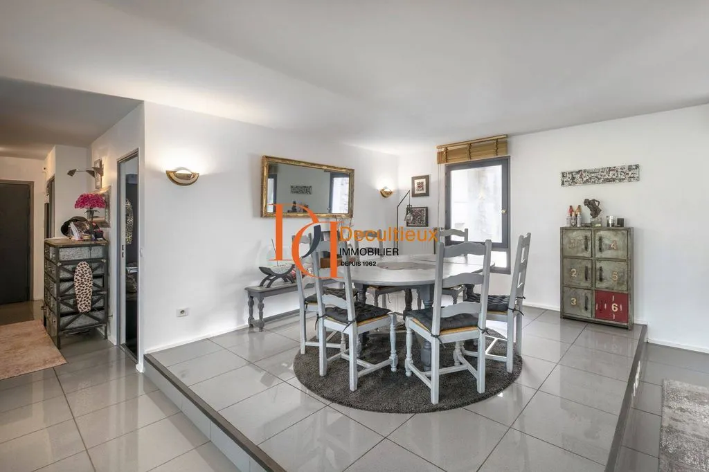 Söögituba - Luxury Duplex with River View in Lyon