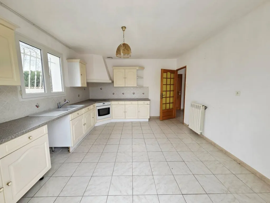 Köök - Villa with Double Garage in Saint-Marcel-sur-Aude