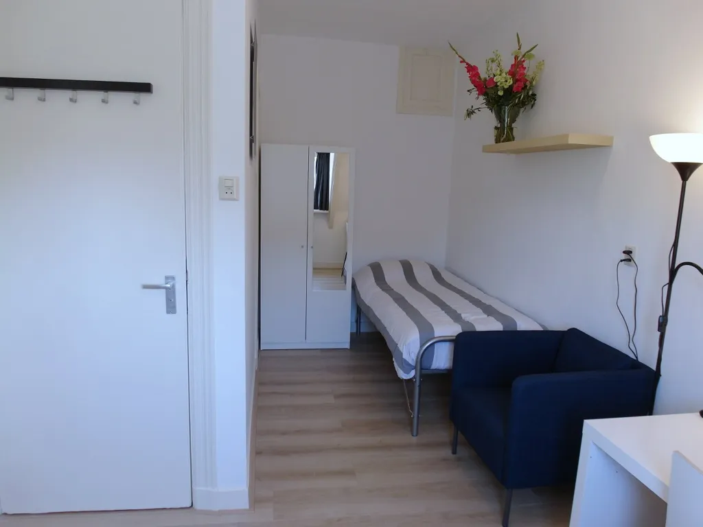 Magamistoad - Furnished Room with Shared Facilities in Kralingen