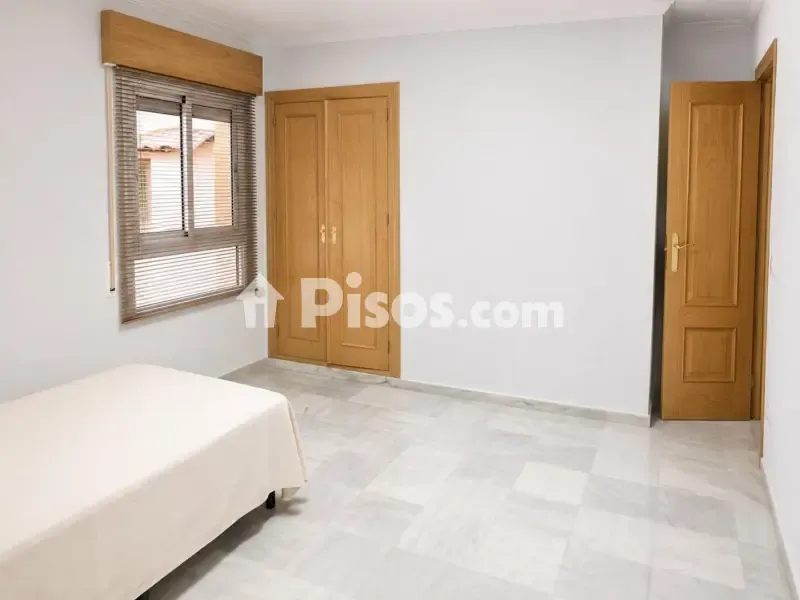 Magamistoad - Spacious 4-Bedroom Flat in Teatinos