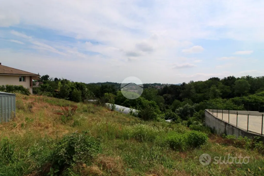 Jardin - Edificable Land with Panoramic View in Sommariva Perno