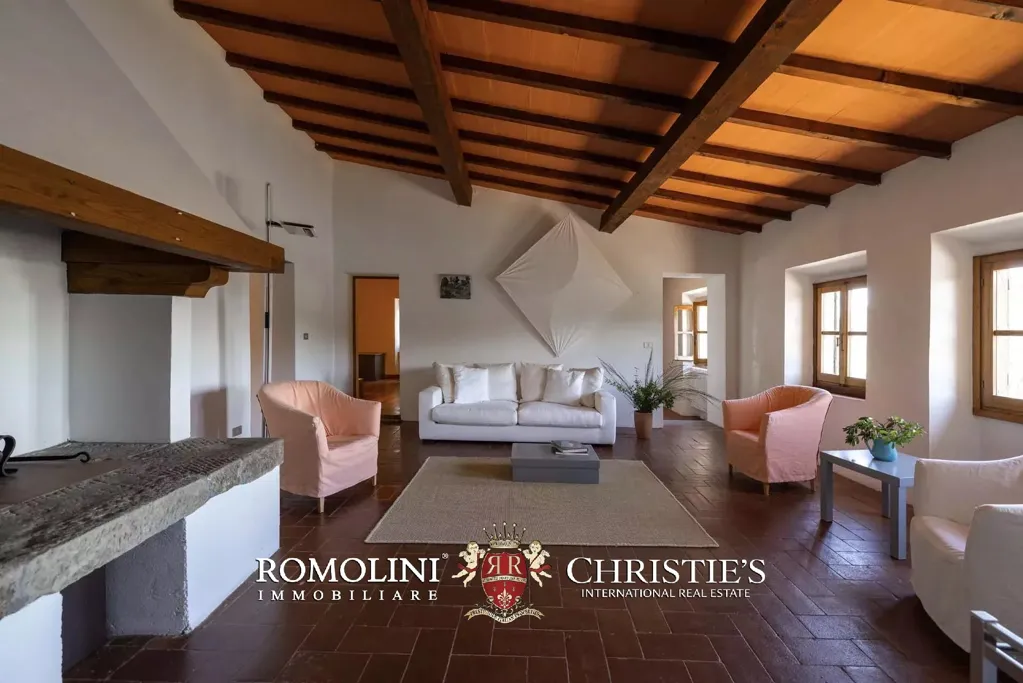 Elutuba - Rustic Farmhouse with Panoramic Views in Chianti