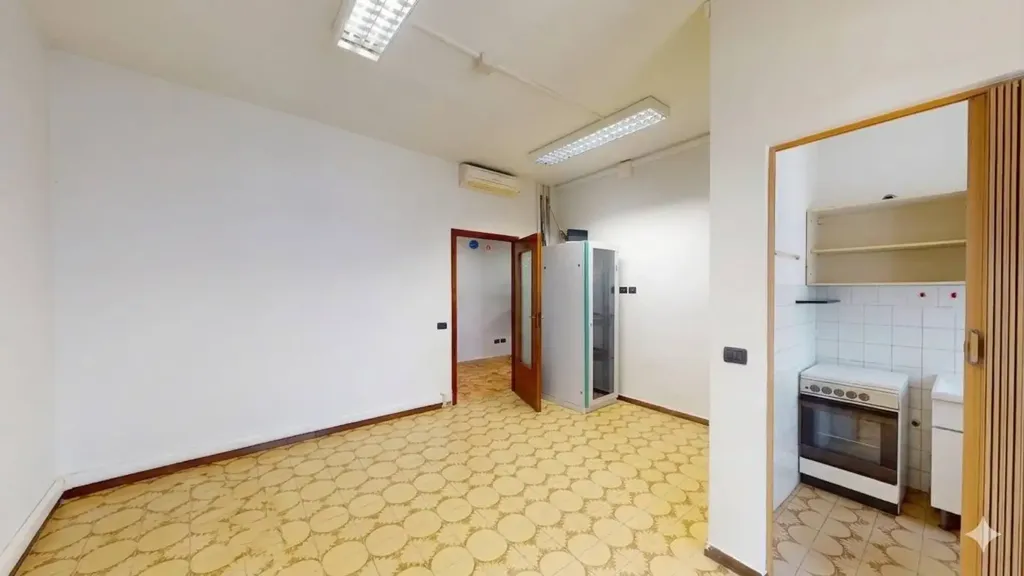 Cuisine - Spacious Trilocale with Balcony in Turin