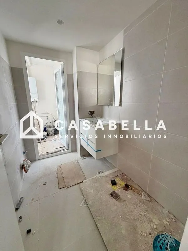 Bathrooms - Student Flat with Terrace in Mestalla, Valencia