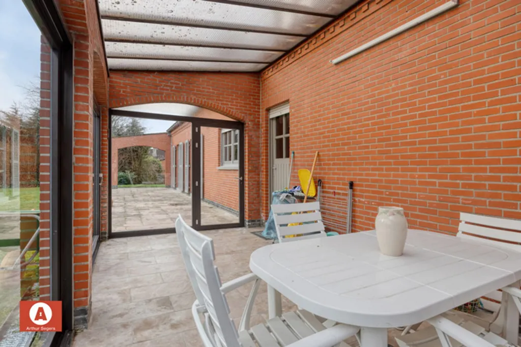 Terrass - Spacious Villa with South-East View in Opstal