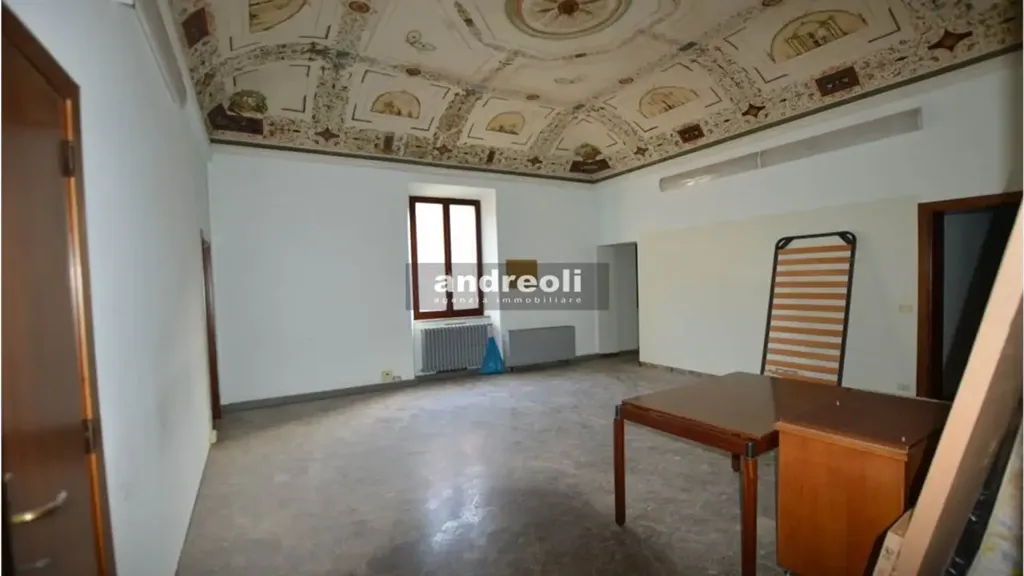 Pièces - Affresco-Decorated Apartment in Jesi's Historic Centre