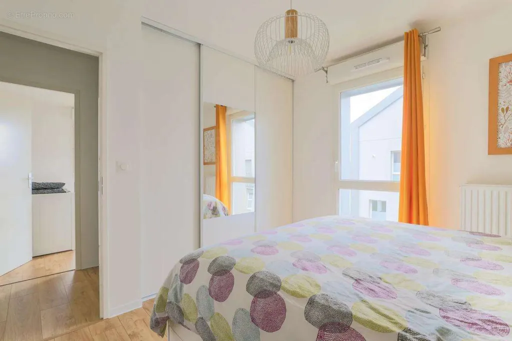 Magamistoad - 4-Piece Apartment with Balcony near Lille