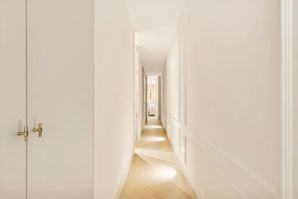 Esik - Luxury Flat with Furnished Interior in Madrid