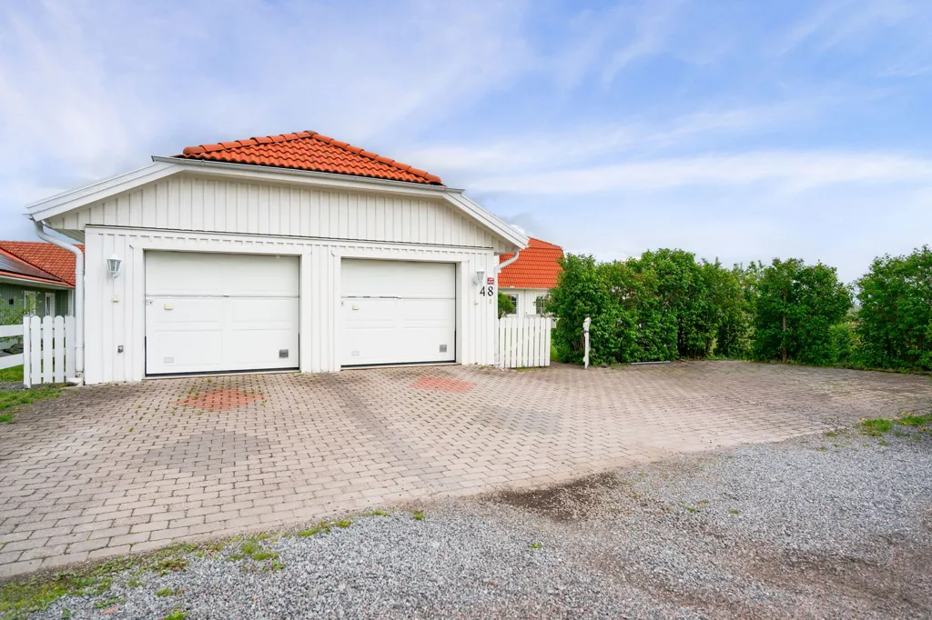 Välivaade - Classical Manor-Style Villa with Open Views near Uppsala