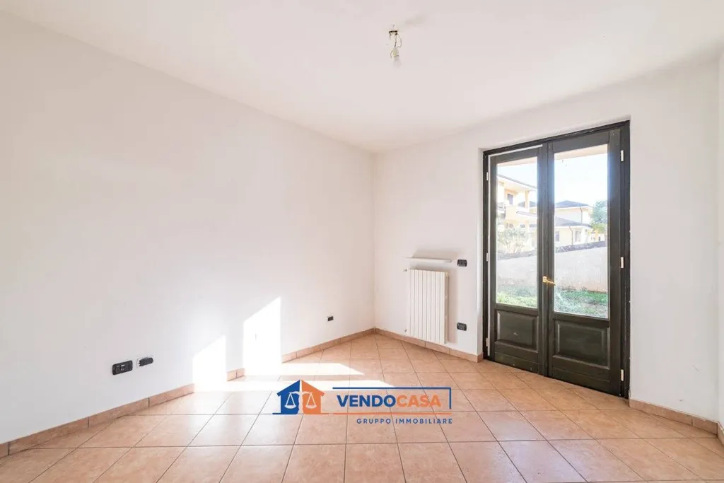 Pièces - Ground Floor Apartment with Private Garden in Bra
