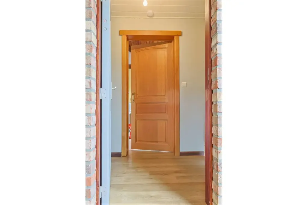 hallway_entrance