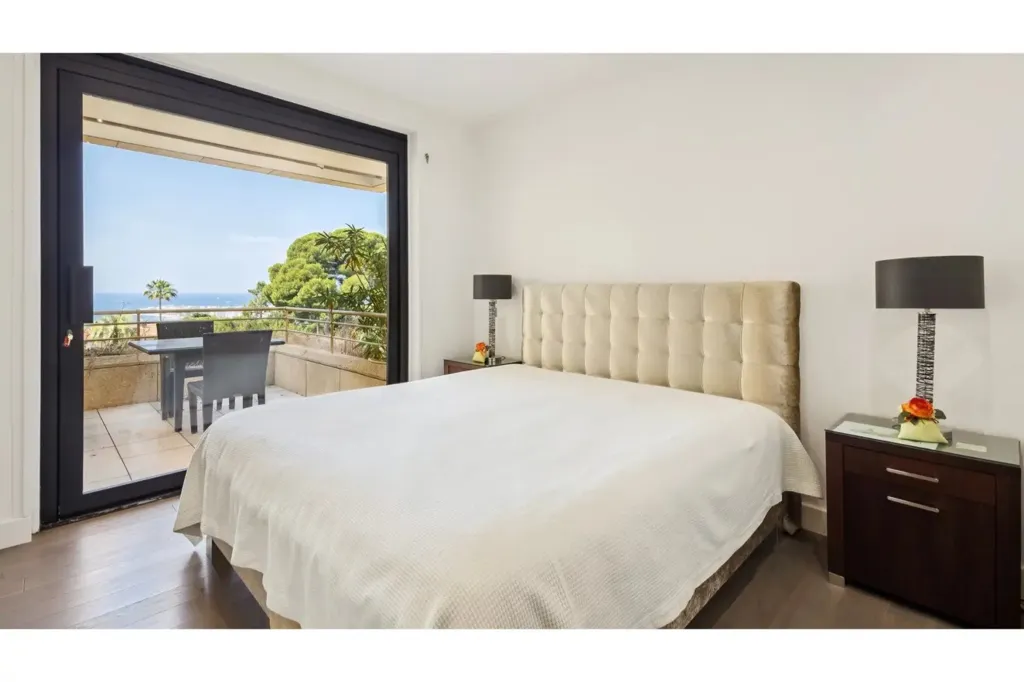 Bedrooms - Luxury Apartment with Pool in Californie, Cannes