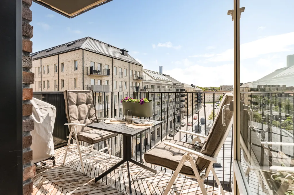 Balcon - Modern Apartment with Balcony in Göteborg