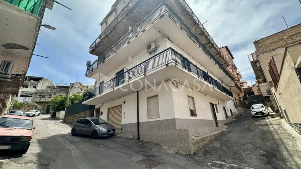 Exterior - Spacious Apartment with Balconies in Reggio Calabria