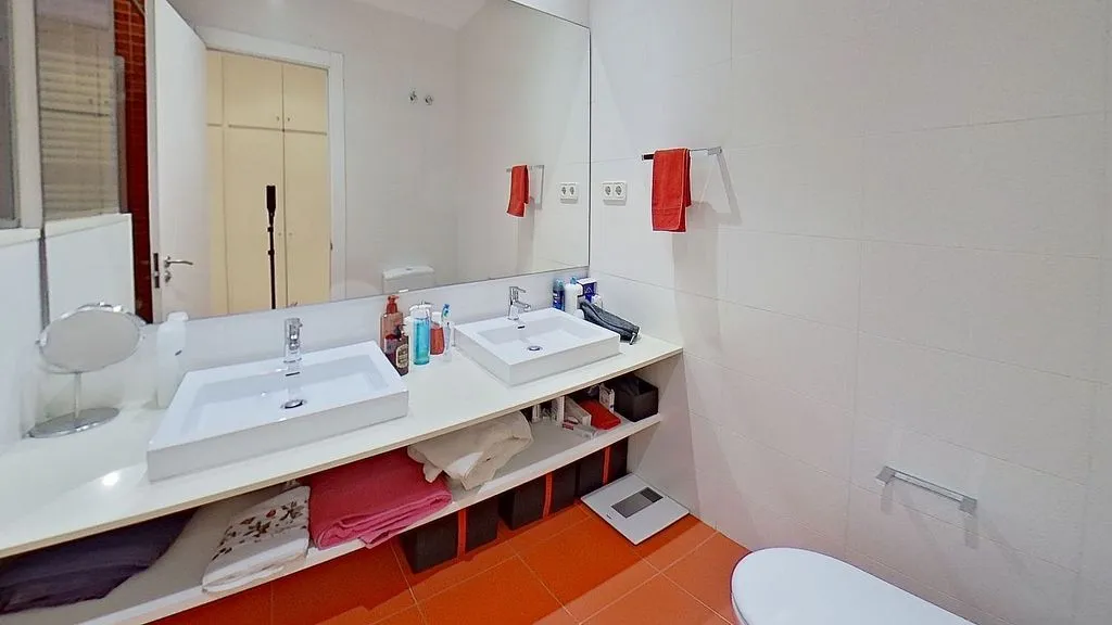 Salles de bain - Luxury House with Lift in Sabadell Centre