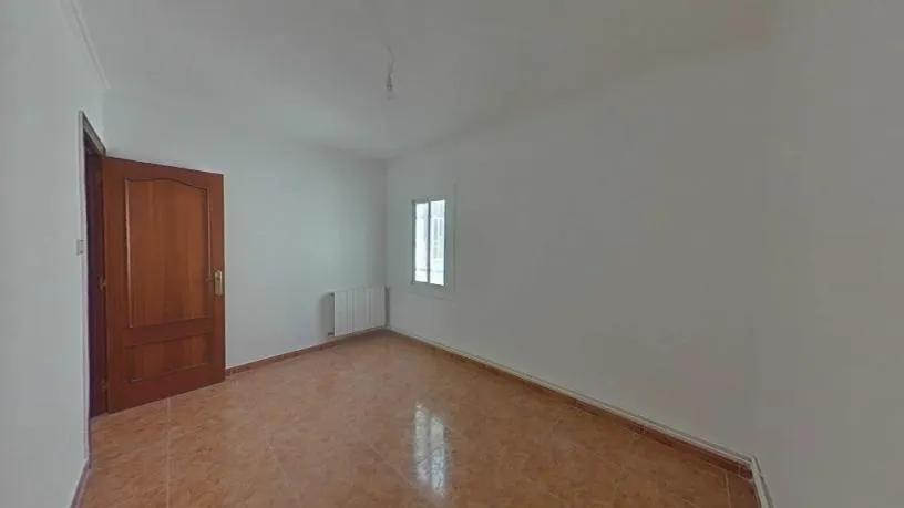 Pièces - Family-orientated Flat with Balcony in Mataró