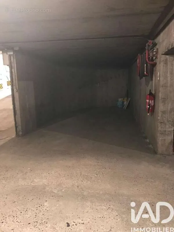 Garage - Box Souterrain dans Résidence Sécurisée à Gap