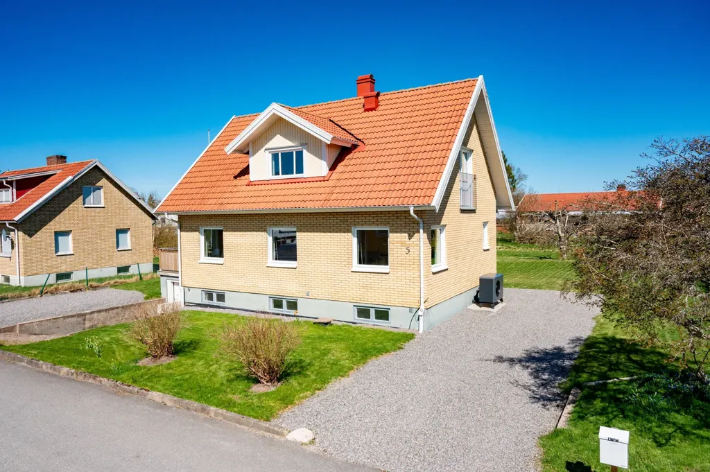 Extérieur - Modern Villa with West-Facing Terrace in Grästorp
