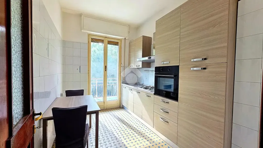 Cuisine - Apartment with Balcony in Savona