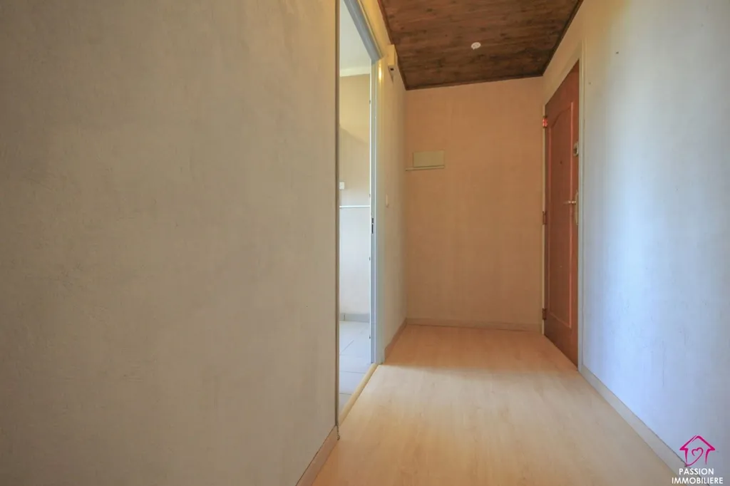 Esik - 1-Bed Flat with Balcony in Secure Complex