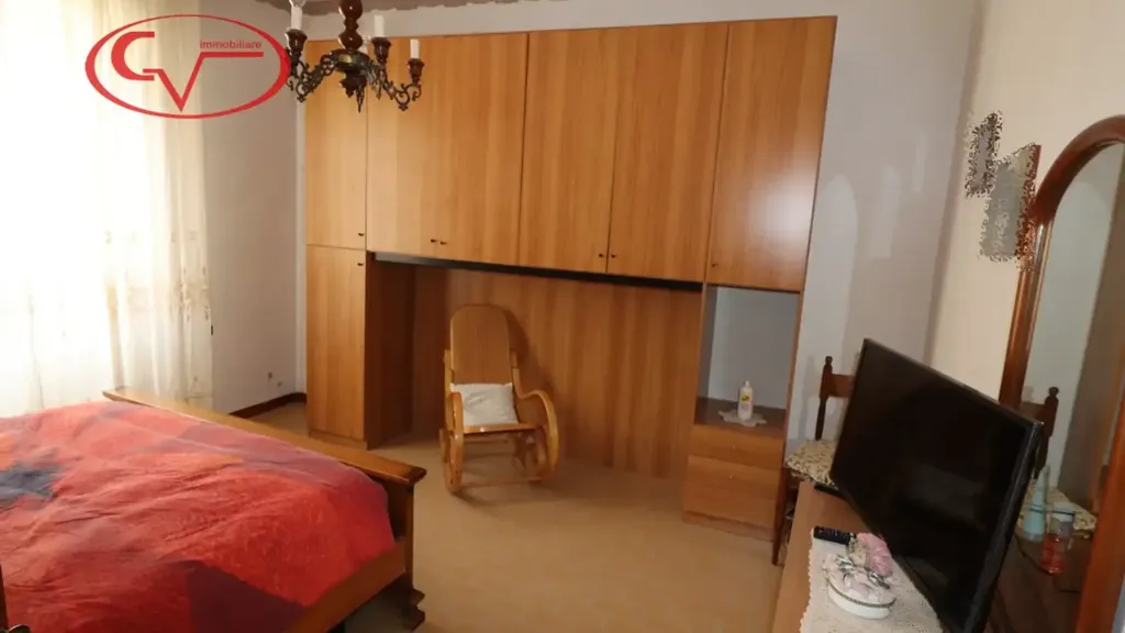 Chambres - Semi-Independent Apartment with Garage in Montevarchi