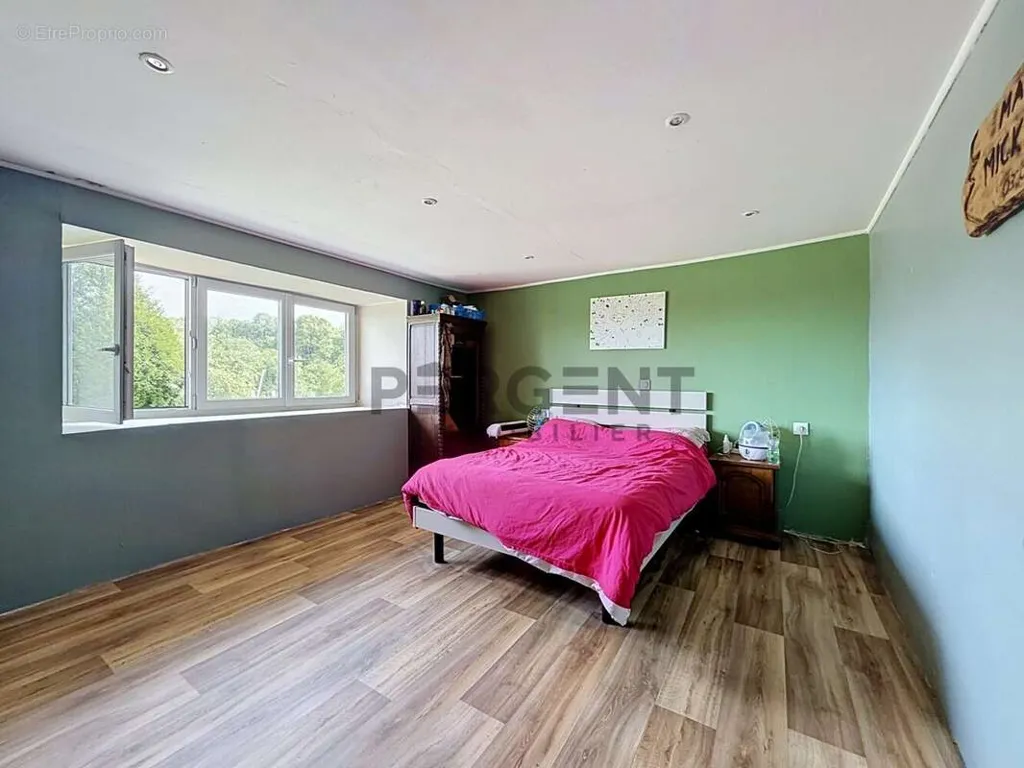 Chambres - Maison Mitoyenne avec Jardin au Cœur de Chagny