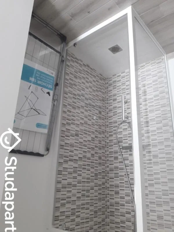 Salles de bain - Studio Neuf Meublé à Troyes, Proche UTT