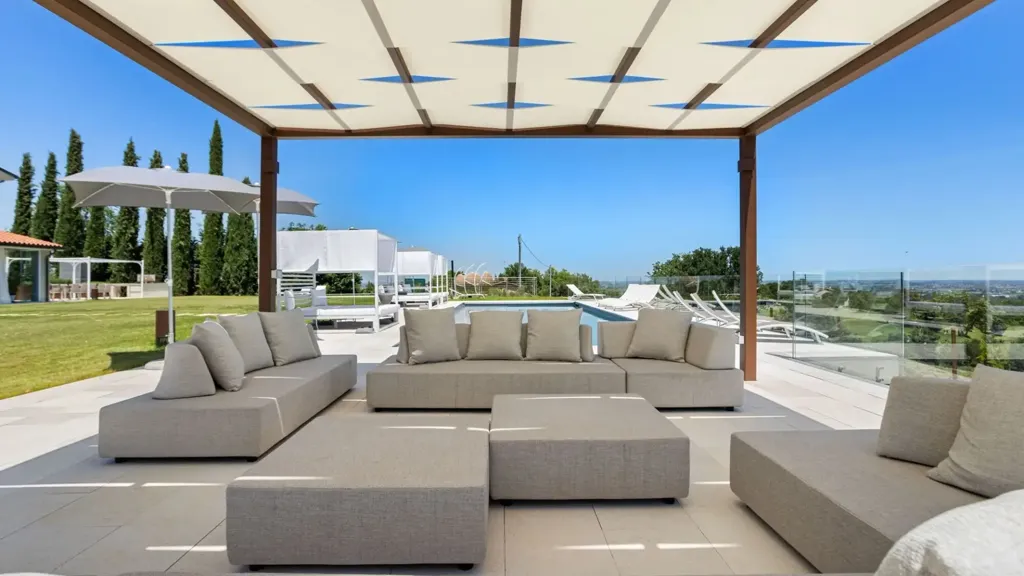 Terrasse - Contemporary Villa with Pool in Imola