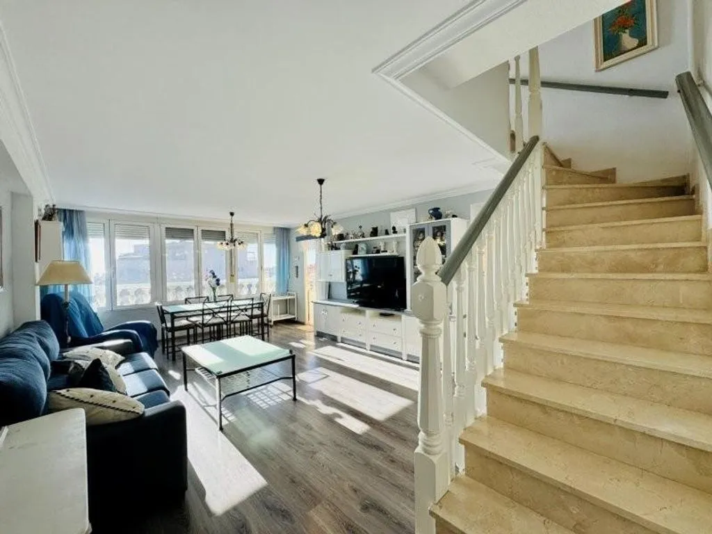 Elutuba - Penthouse with Pool in Torrevieja