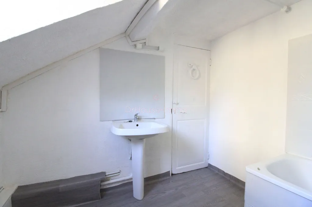 Vannitoad - Versatile House/Shop in Central Location