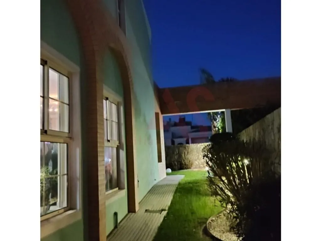 Välivaade - 4-Bedroom House with Pool in Almancil, Loulé