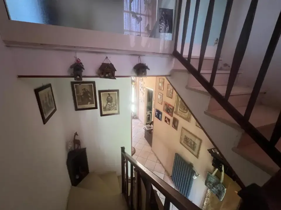 Toad - Two-Level House with Balcony in Albonese