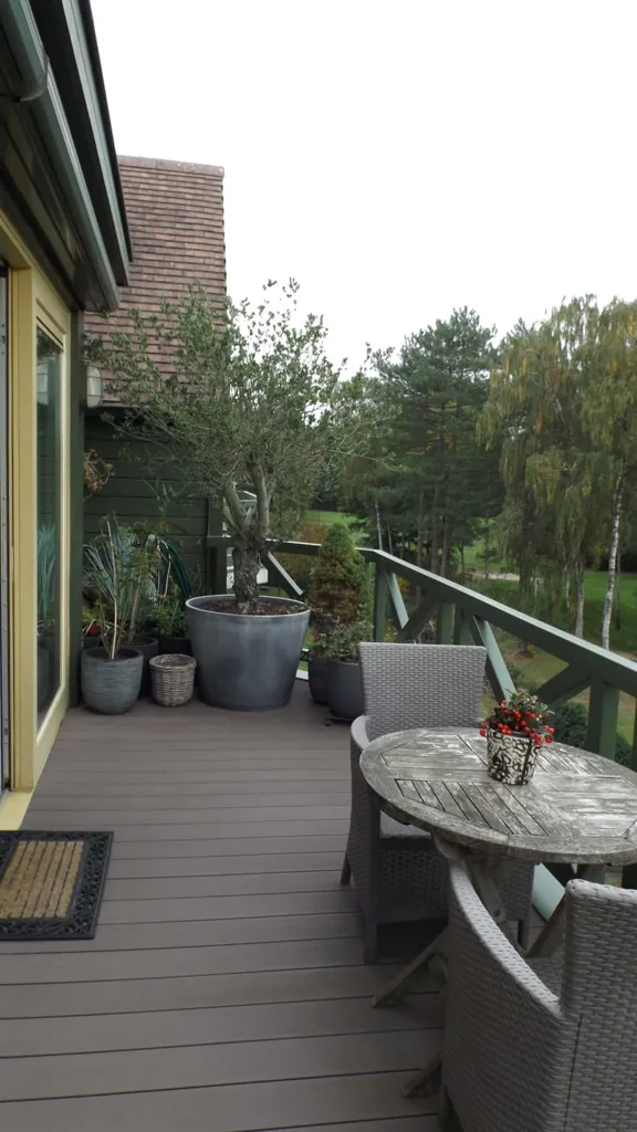 Terrasse - Duplex avec Terrasse et Vue sur le Vert à Brasschaat