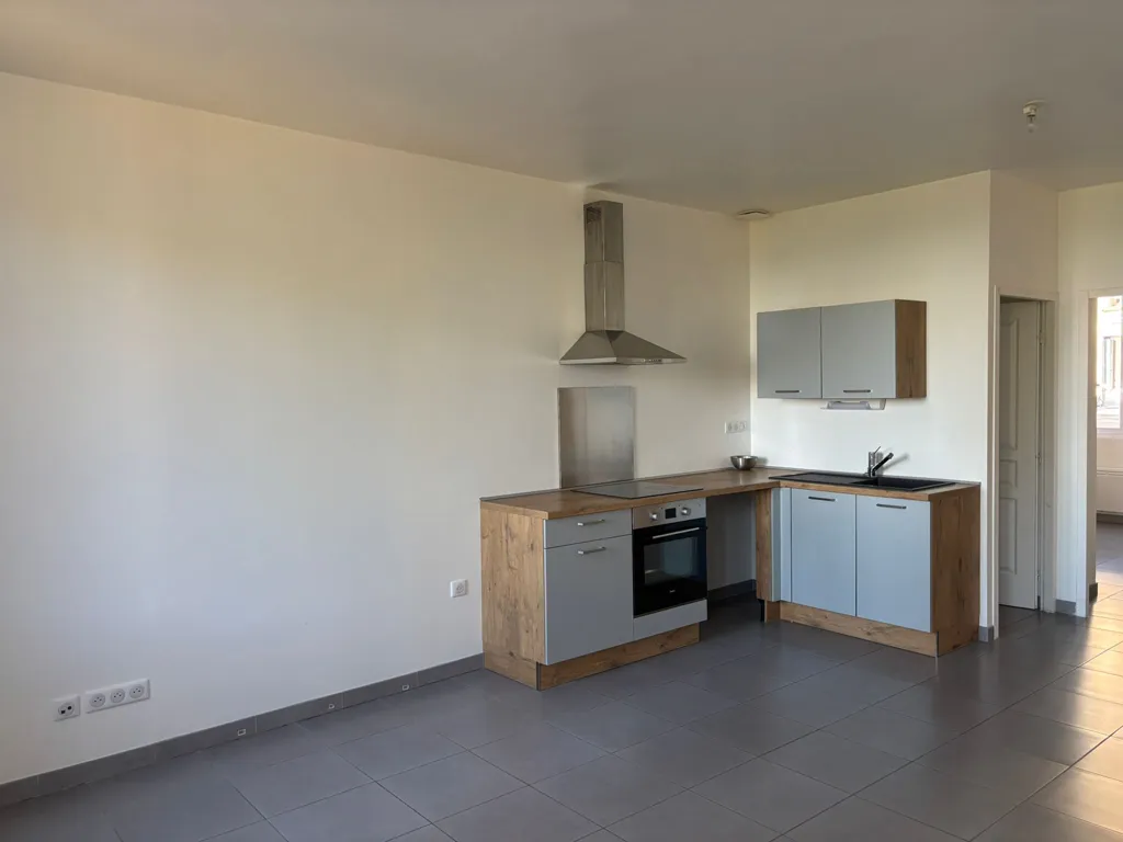 Köök - City Centre Flat with Open Plan Kitchen in Puylaurens