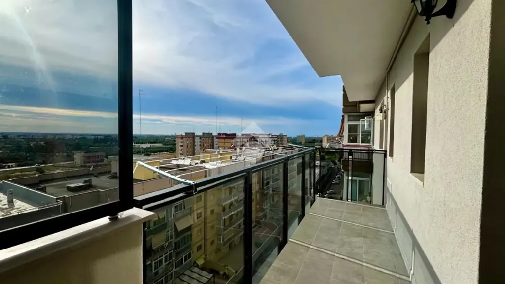 Balcon - Top-Floor Apartment with Balcony in Loseto