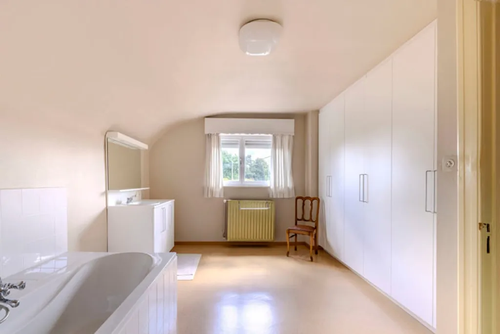Salles de bain - Maison avec Grand Magasin à Wiekevorst